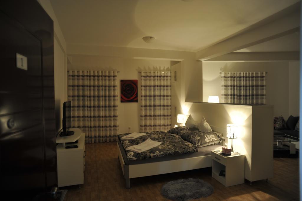 Apartment Jovana Nikšić Cameră foto